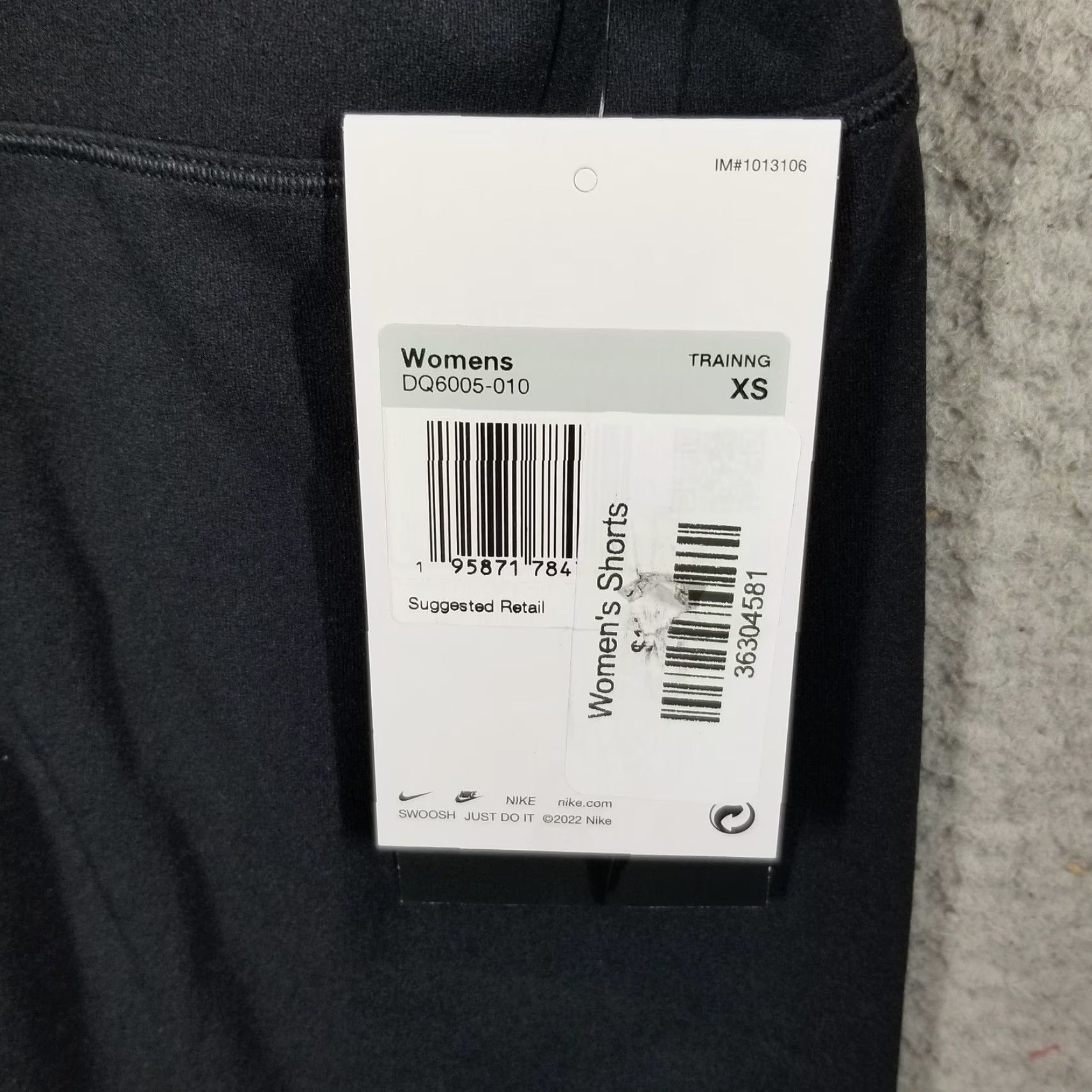 Nike Nike Women's XS Black High Rise Biker Shorts Athletic Gym Fitness Activewear Size 26" / US 2 / IT 38 - 2 Thumbnail