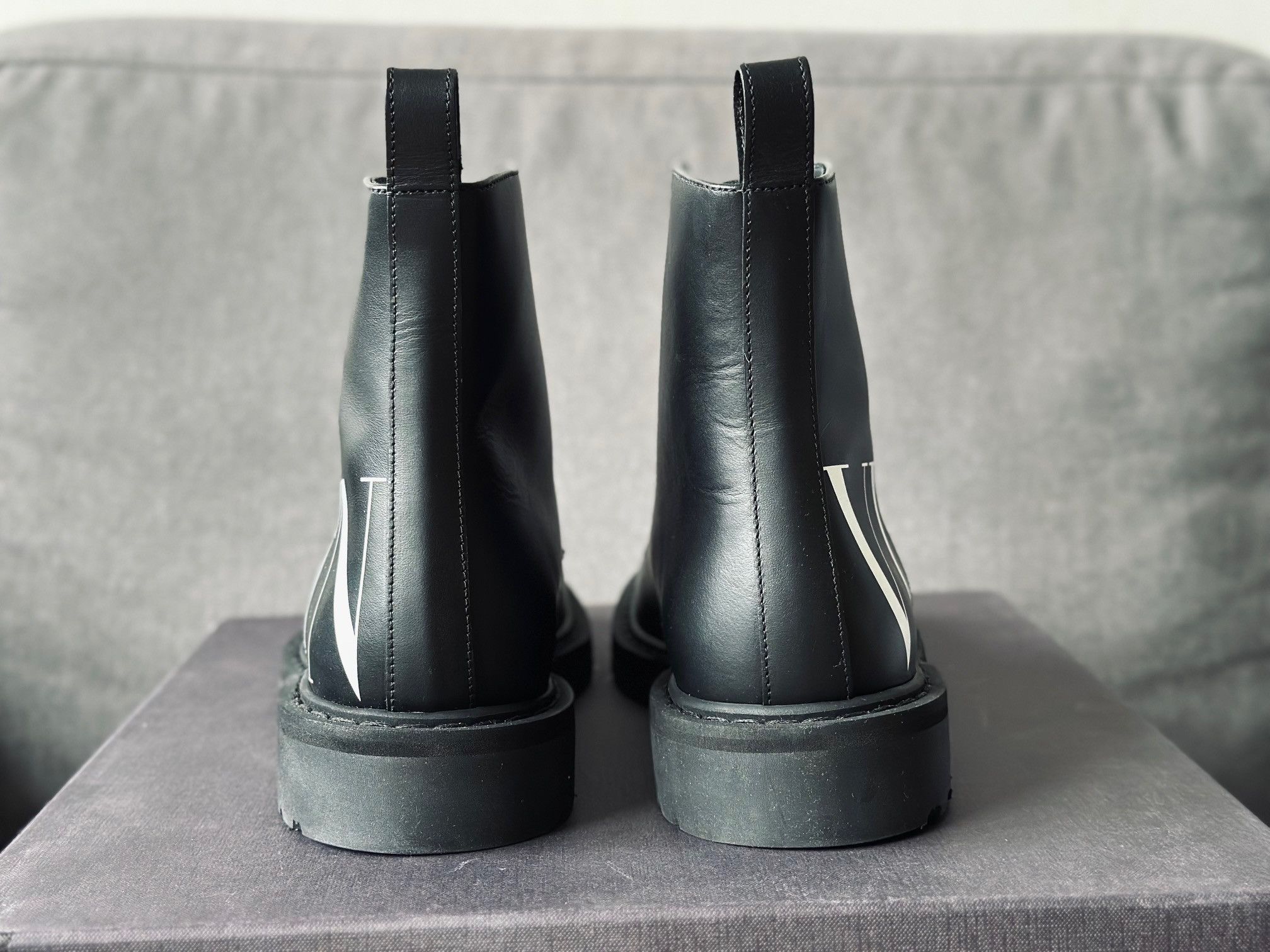Valentino Black Leather White VLTN Logo Combat Boots Size US 8 / EU 41 - 8 Thumbnail