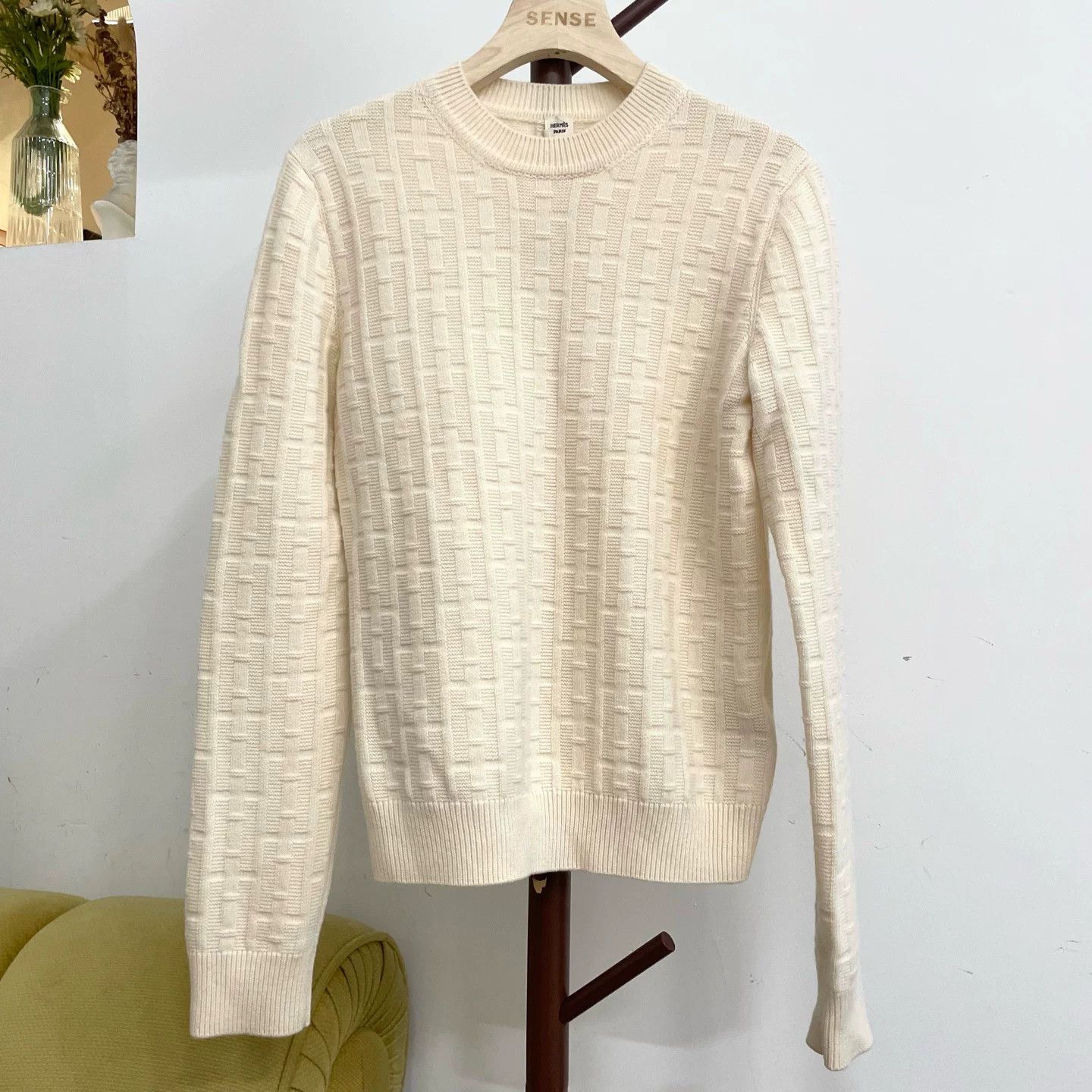 Hermes Hermes Cream Cashmere Crewneck Sweater Size US S / EU 44-46 / 1 - 1 Thumbnail