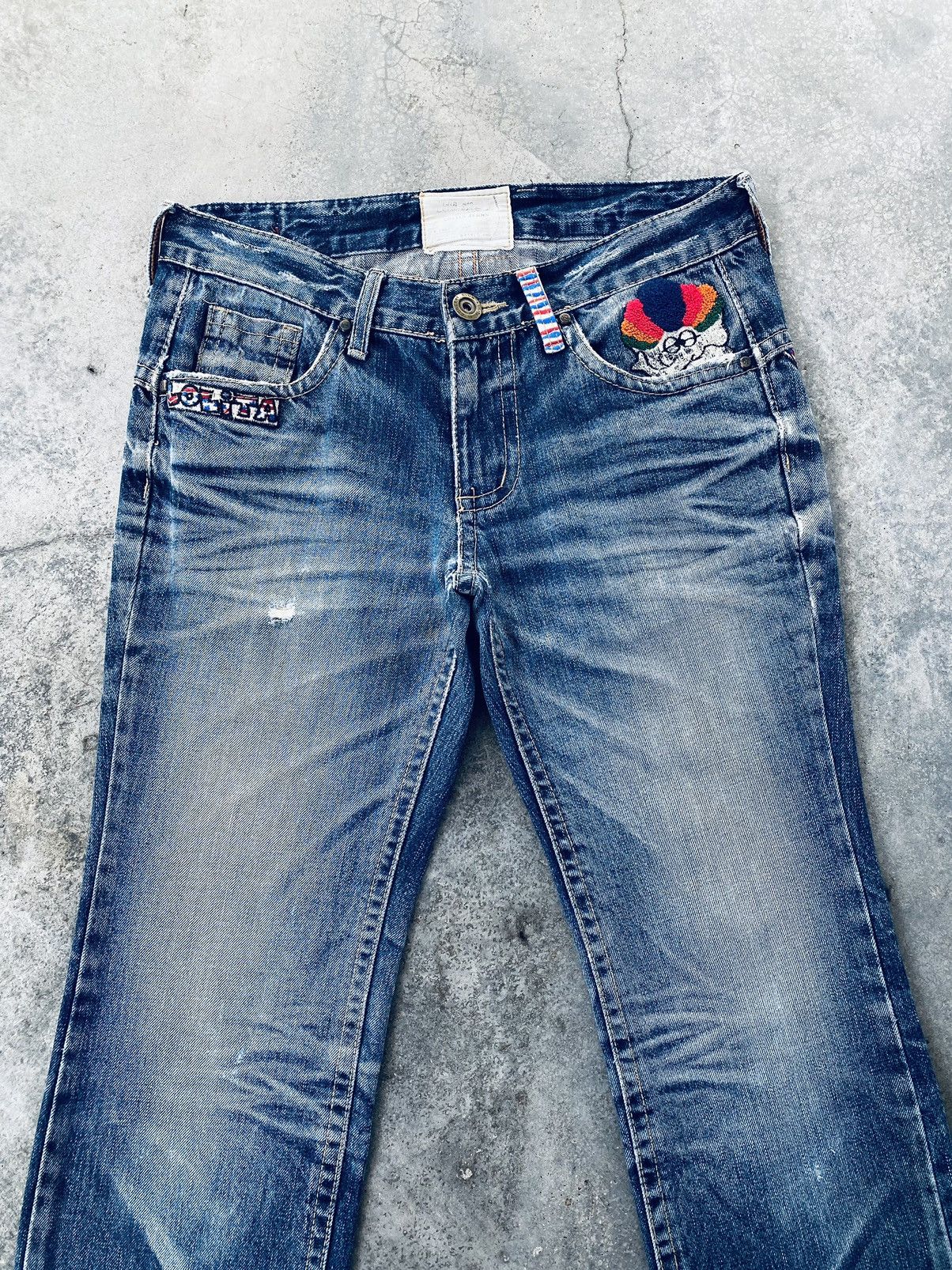 Japanese Brand Vintage Lolita Yoshitomo Nara Art Distressed Denim Pants Size US 34 / EU 50 - 3 Thumbnail