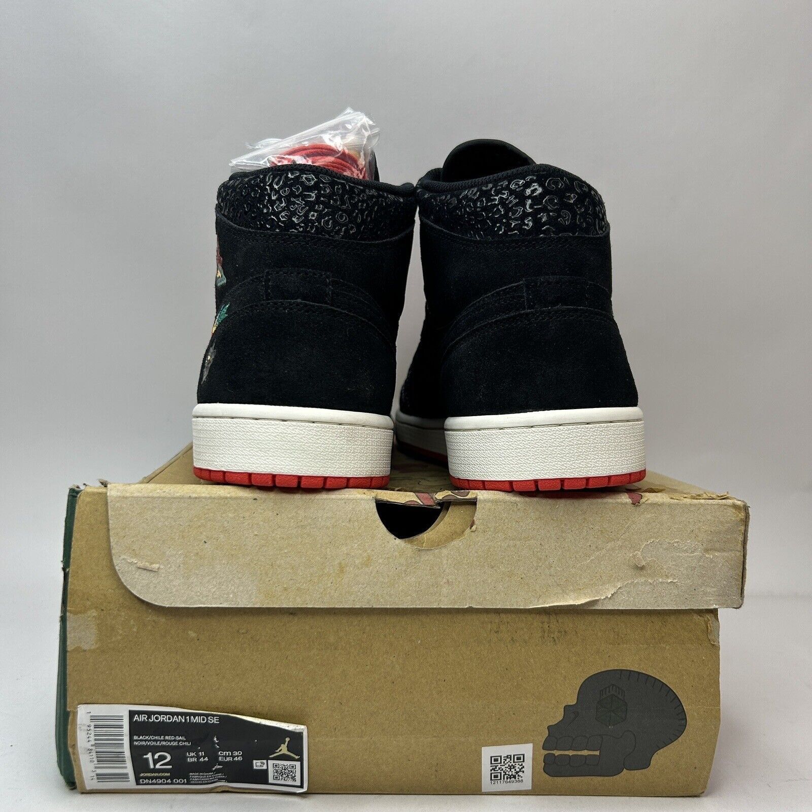 Jordan Brand Nike Air Jordan 1 Retro Mid SE “Siempre Familia” 2023 Size US 12 / EU 45 - 4 Thumbnail