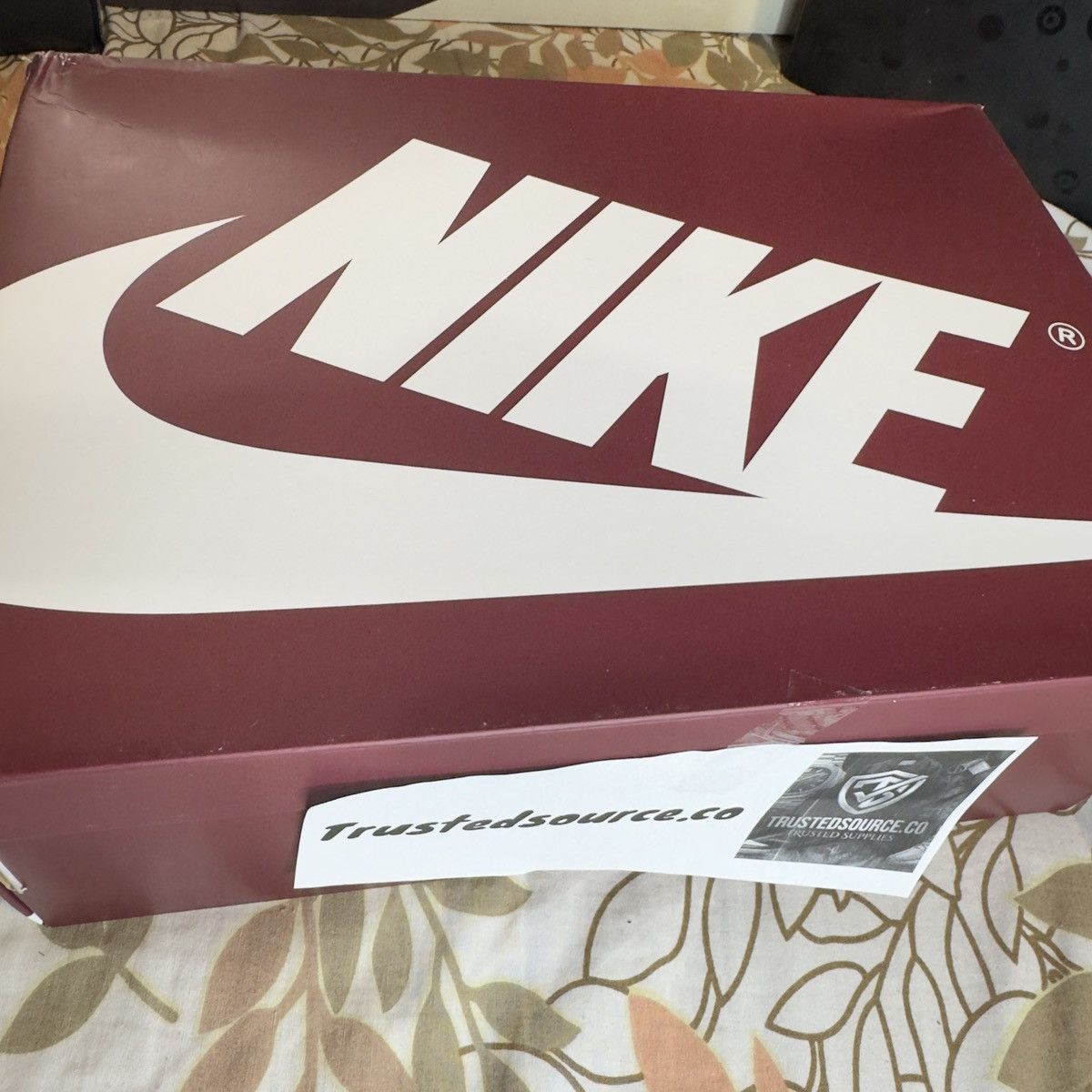 Jordan Brand Nike Air Jordan 1 Retro High OG GS White/Team Red Size 6.5 Y Size US 6.5 / EU 39-40 - 8 Thumbnail