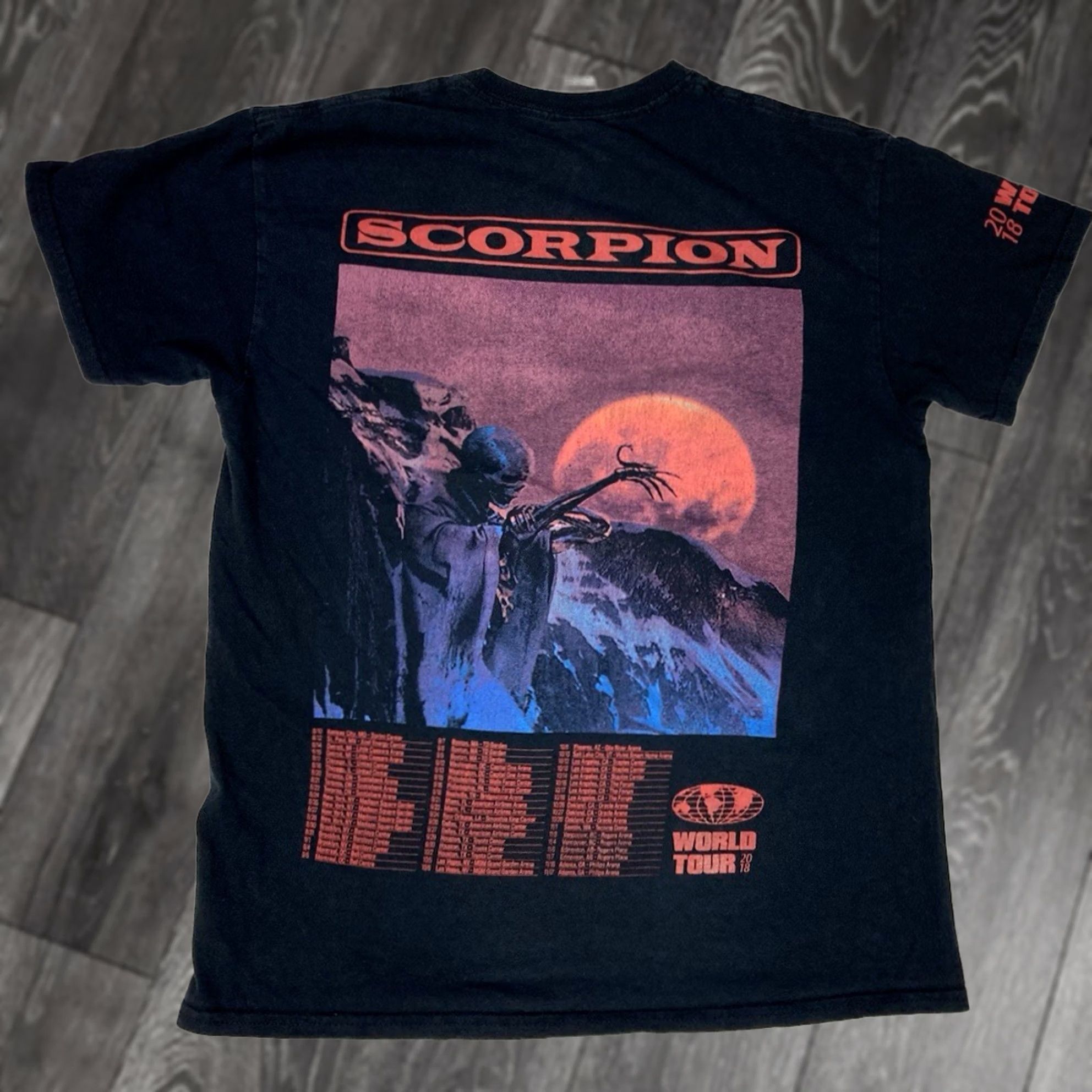 Vintage VINTAGE Drake Scorpion Graphic T-shirt Women Medium Black Short Sleeve Crew Neck Pullover Casual Music Merch Size M / US 6-8 / IT 42-44 - 1 Thumbnail