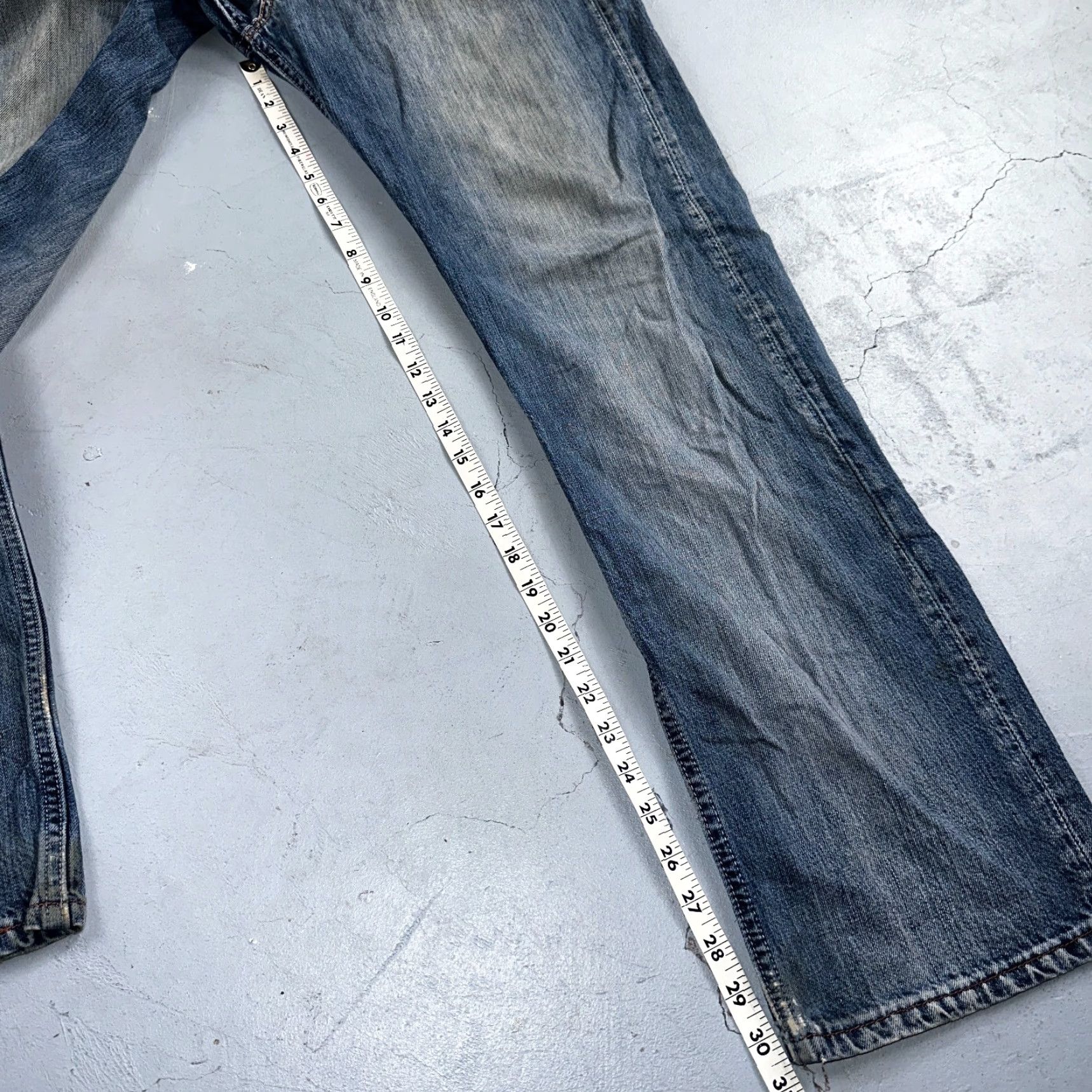 Levi's VINTAGE Levi's 501 Jeans Straight Levi's 501 MID Rise 33x32 Blue Denim 90s Mens Regular 33x32 Cotton Button Closure Size US 33 - 5 Thumbnail