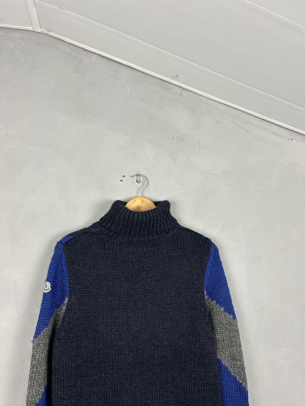 Moncler Moncler Wool Chevron Knit Sweater Made in Italy Size M Size US M / EU 48-50 / 2 - 7 Thumbnail