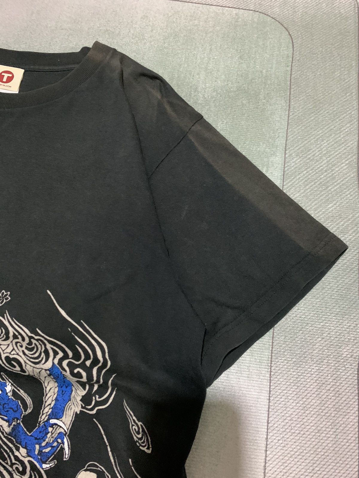 Japanese Brand Sukajan Embroidery Dragon Faded TShirt Size US L / EU 52-54 / 3 - 2 Thumbnail