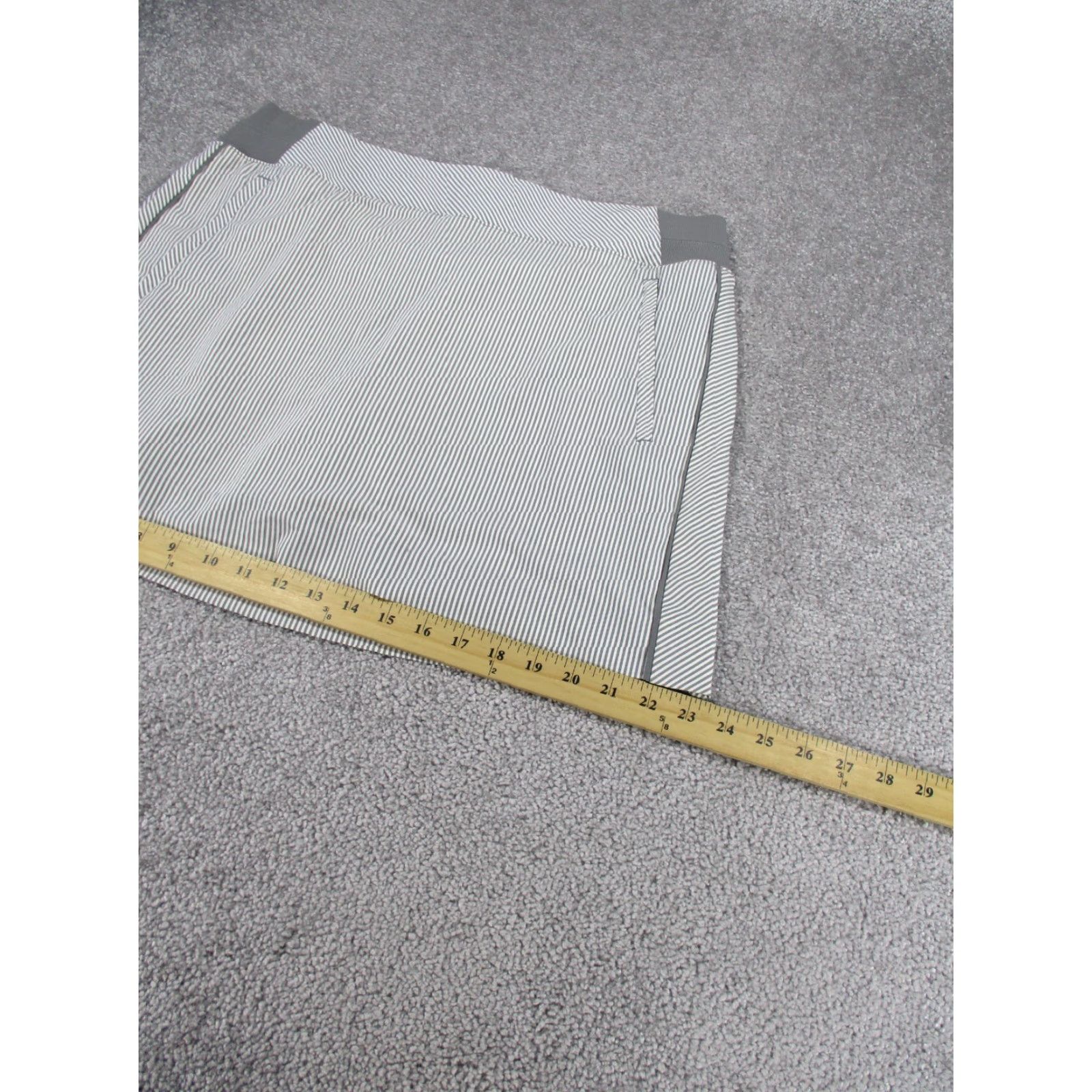Athleta Athleta Skort Womens 16 Gray White Stripes - Textured Athletic 16" Brooklyn - 16" - Regular Size 16 Size ONE SIZE - 4 Thumbnail