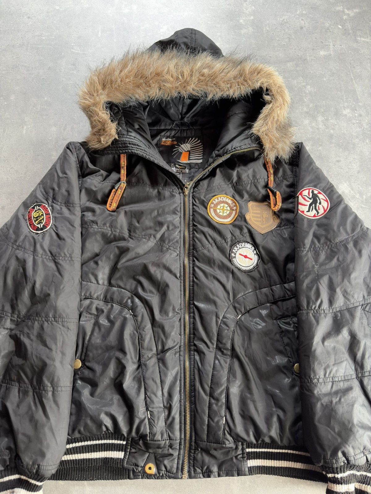 Akademiks Akademiks Faux Fur Hooded Baggy Patches Bomber Jacket L Size US L / EU 52-54 / 3 - 9 Thumbnail