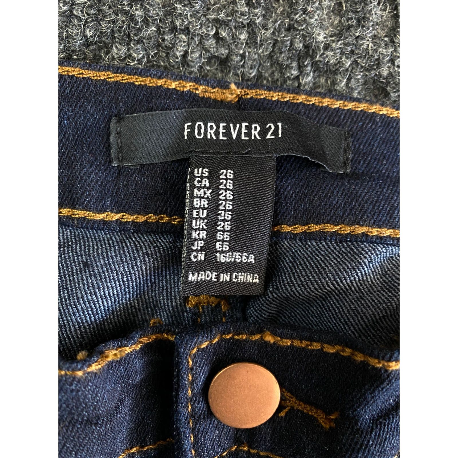 Forever 21 FOREVER 21 Jeans Women Indigo Denim Ankle Pant Skinny Stretch 26 New Denim Jeans Regular Low Rise 29 Inseam Blue Cotton Blend Stretch Size 26" / US 2 / IT 38 - 3 Thumbnail