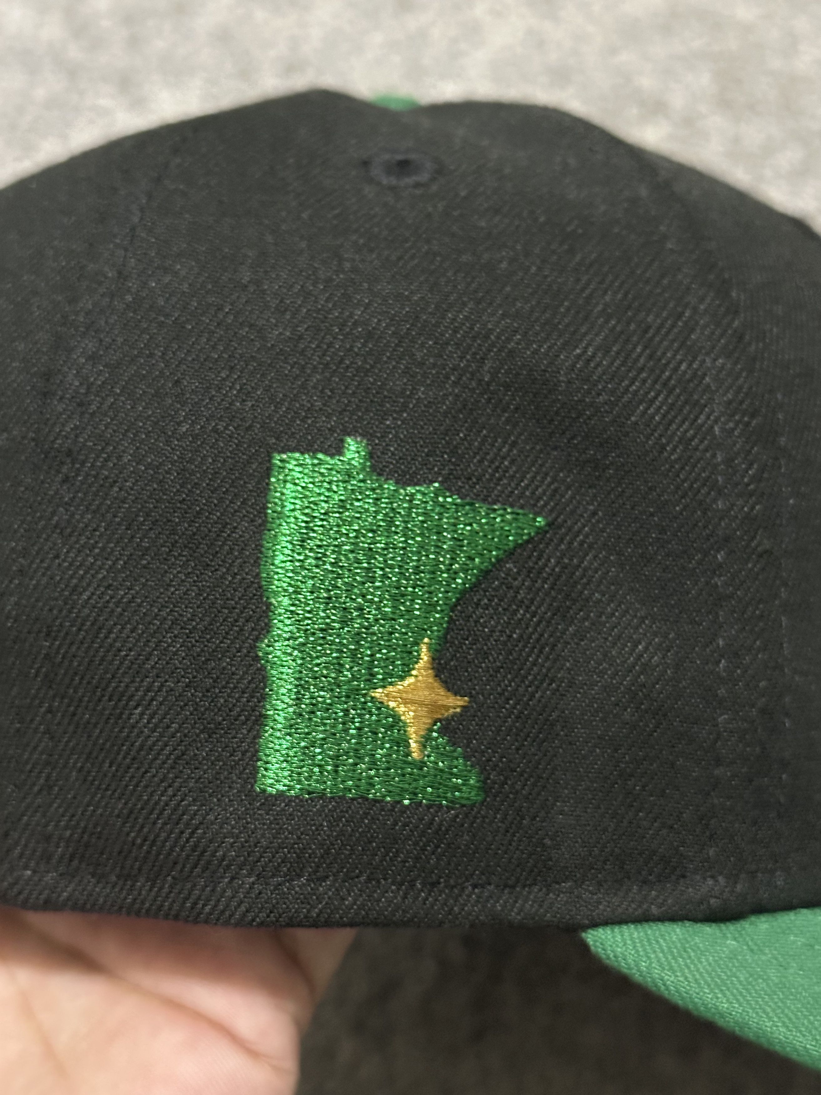 New Era Minnesota Twins “M” Logo Black/Green Fitted – Size 7 1/4 Size ONE SIZE - 3 Thumbnail