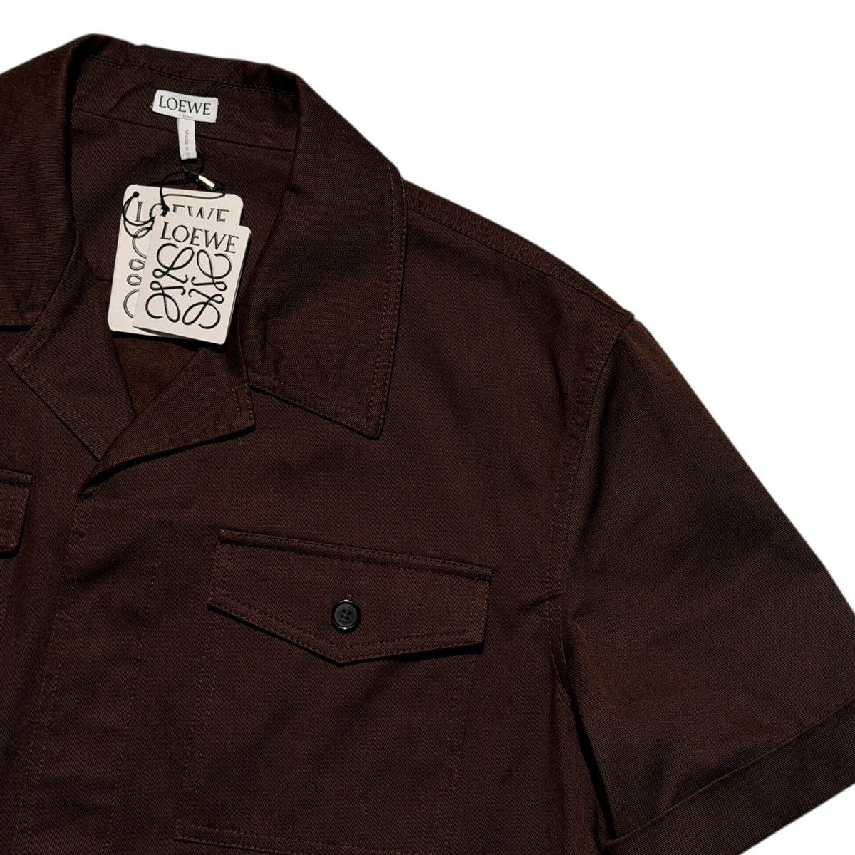 Loewe $1,300 boxy logo button up Size US M / EU 48-50 / 2 - 2 Thumbnail