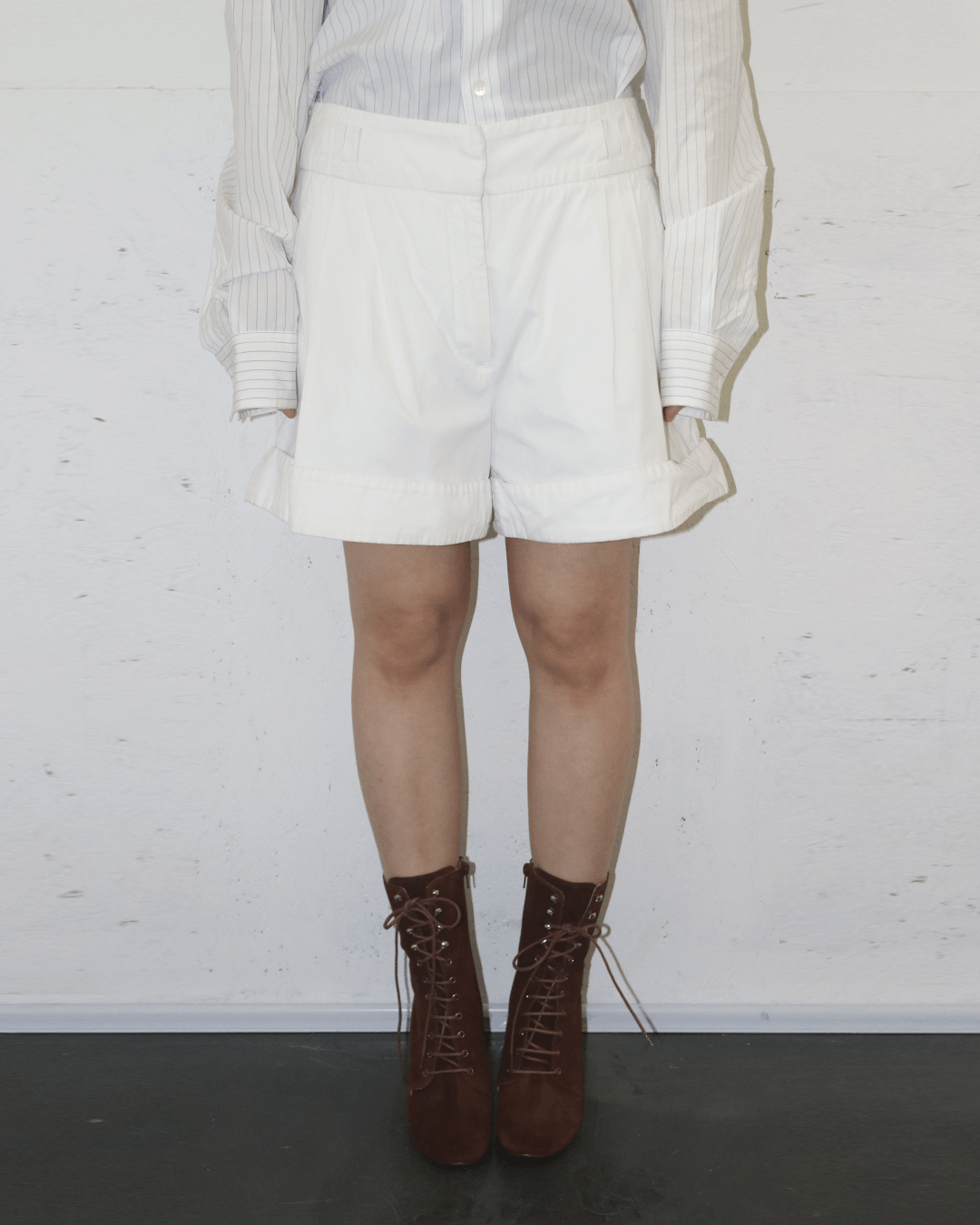 Hussein Chalayan Hussein Chalayan Two Tuck Folded Shorts Size 28" / US 6 / IT 42 - 2 Thumbnail