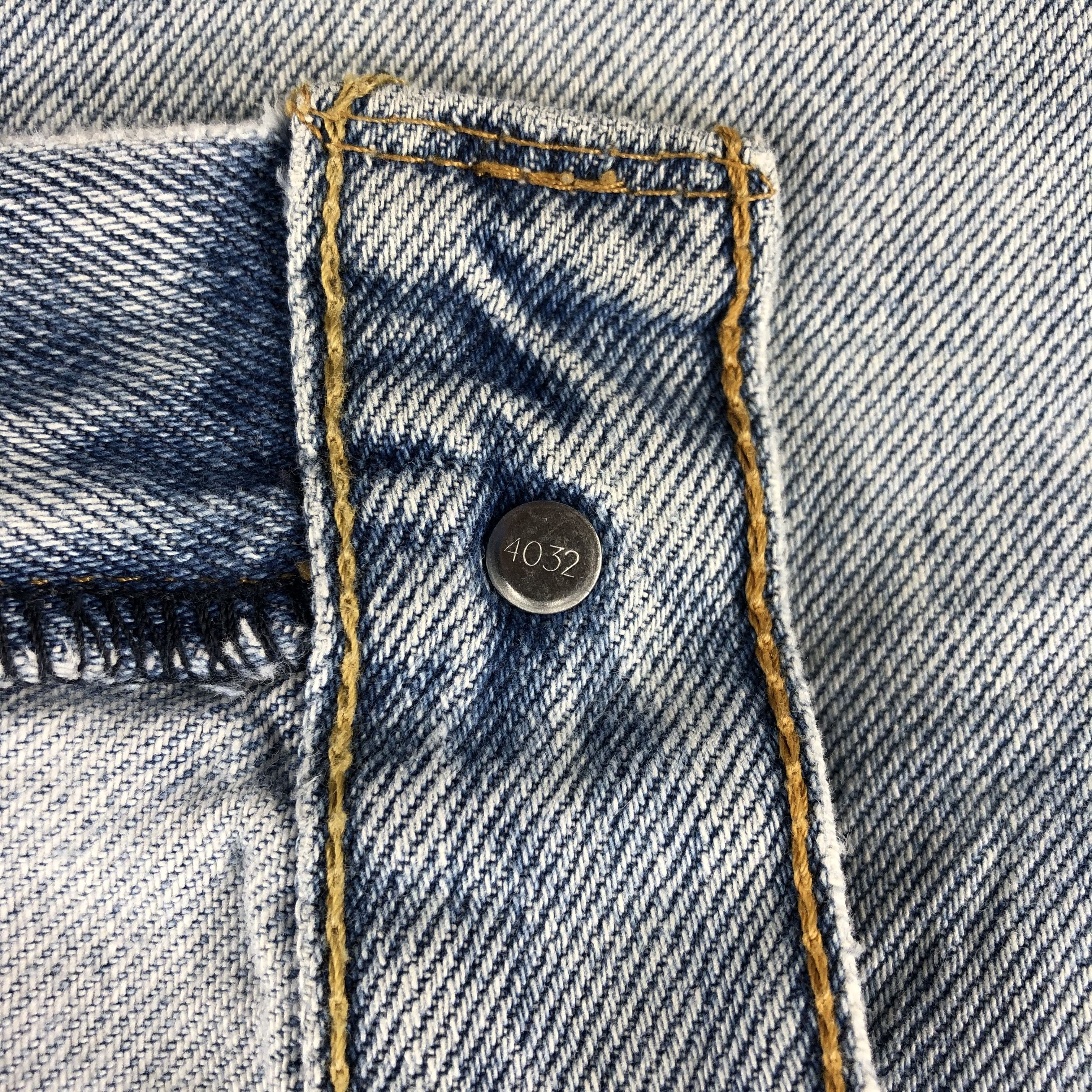Levi's Vintage Levis Jeans Lot 550 Light Wash Denim-J963 Size US 39 - 9 Thumbnail