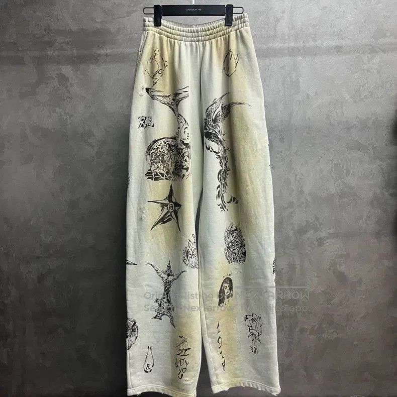 Balenciaga Balenciaga White Printed Knit Sweatpants. Size US 26 / EU 42 - 1 Thumbnail