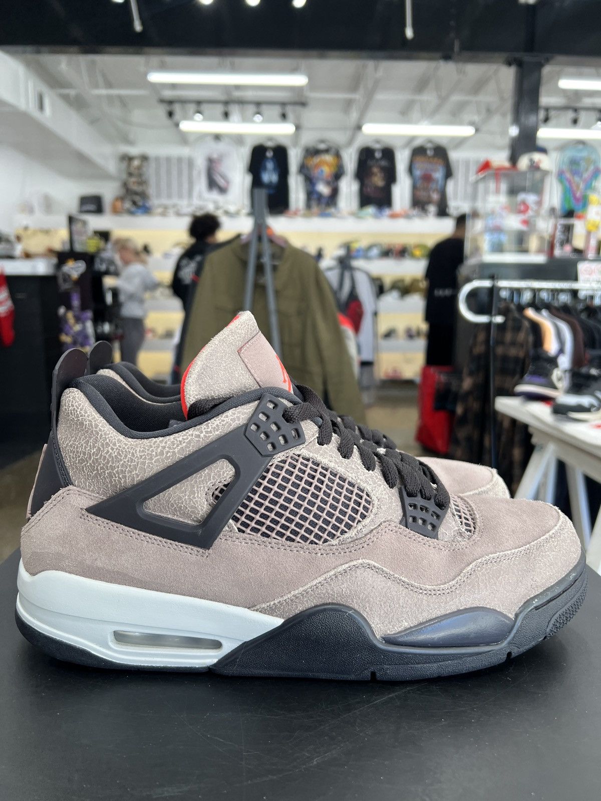 Jordan Brand Air Jordan 4 Taupe Haze Sz. 11.5 (2021) Size US 11.5 / EU 44-45 - 6 Thumbnail