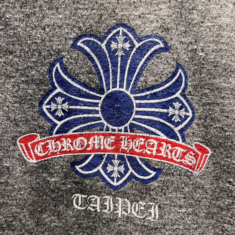 Chrome Hearts Chrome Hearts Grey Silver Cross Blue Sanskrit Henry Neck T Size US M / EU 48-50 / 2 - 4 Thumbnail