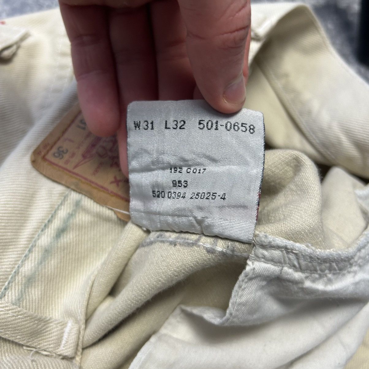 Levi's Vintage Clothing Vintage Levis 501xx Made In USA baggy Beige denim jeans Size US 34 / EU 50 - 15 Thumbnail
