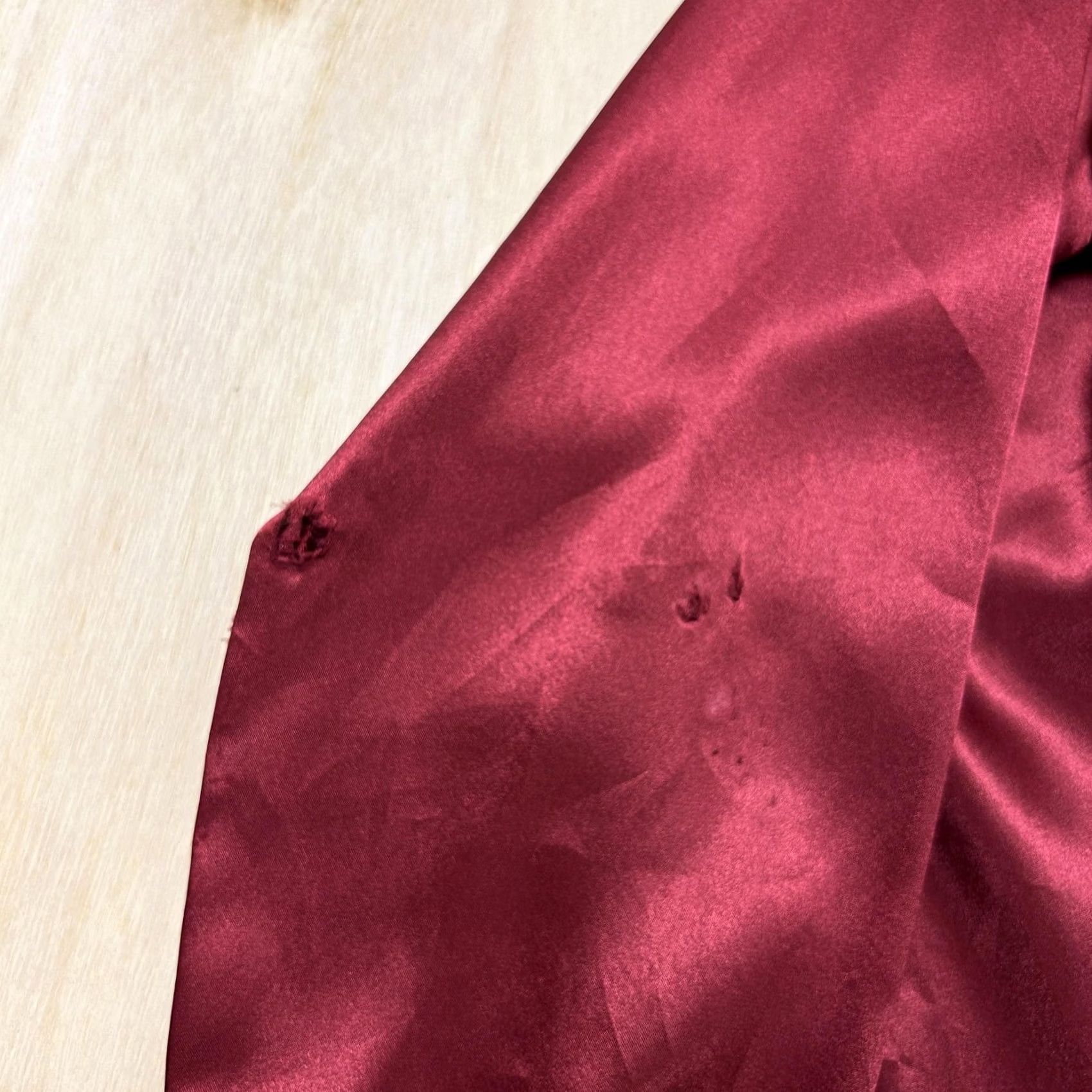 Worthington VINTAGE Worthington Blouse Womens 8P Red High Neck Button Front Long Sleeve Satin Polyester Litlle Frayed Sleeve Details Ladies Menopause? Size M / US 6-8 / IT 42-44 - 3 Thumbnail