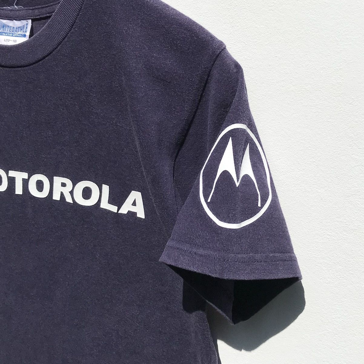 Motorola × Vintage 💥Distressed💥Vintage Motorola Mobile Phone Tee Size US S / EU 44-46 / 1 - 12 Thumbnail