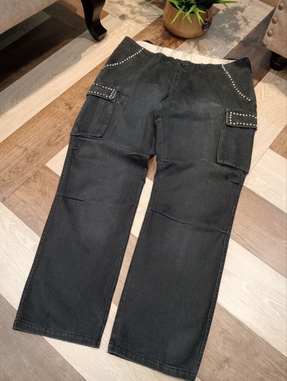 Japanese Brand POWER TO THE PEOPLE JAPAN FADED BLACK STUDDED CARGO PANTS Size US 36 / EU 52 - 2 Thumbnail