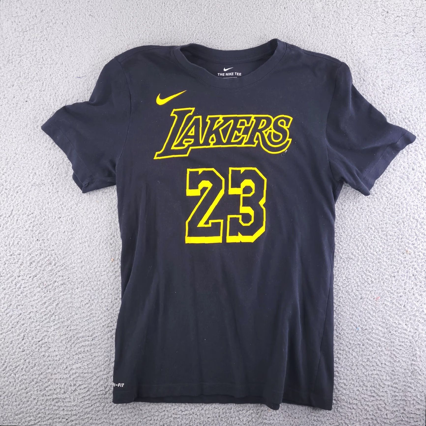 Nike Nike Shirt Mens Medium Black Slim fit Short Sleeve Lebron James Lakers T-Shirt 90s? Size US M / EU 48-50 / 2 - 3 Thumbnail