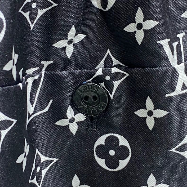 Louis Vuitton Louis Vuitton Black Mulberry Silk Print Shorts Size US 34 / EU 50 - 5 Thumbnail
