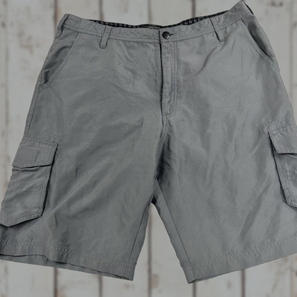 Vintage Hart and Huntington Gray Shorts Mens 36 Polyester Cargo Utility Pockets Skate Urban 36 Mens Gray Shorts Hart and Huntington Cargo Shorts 36 Mens Gray Size US 36 / EU 52 - 1 Thumbnail