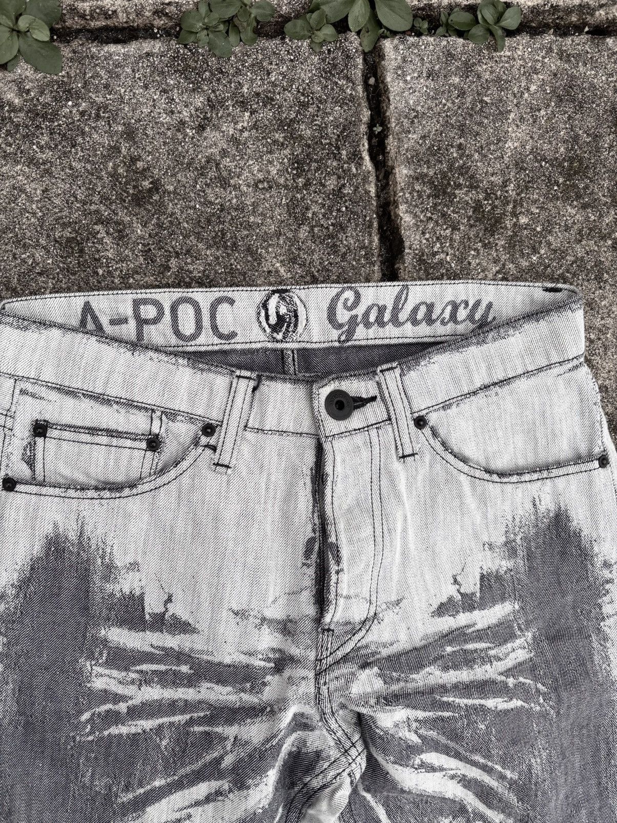 Issey Miyake Issey Miyake APOC aw07 galaxy denim Size US 29 - 3 Thumbnail
