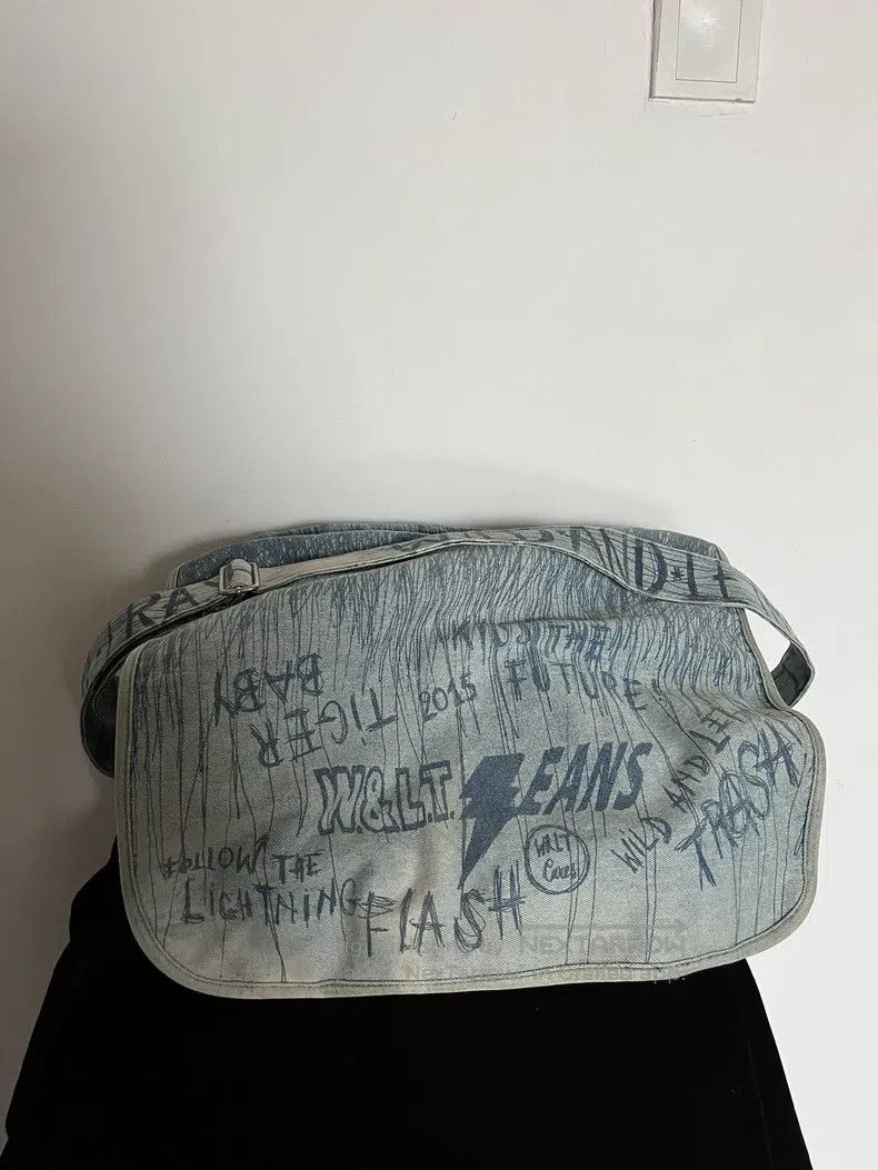 Walter Van Beirendonck Walter Van Beirendonck Graffiti Crossbody Bag Size ONE SIZE - 4 Thumbnail