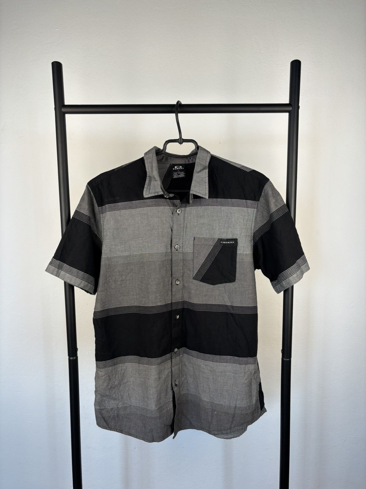 Oakley Oakley vintage shirts size M Size US M / EU 48-50 / 2 - 1 Thumbnail