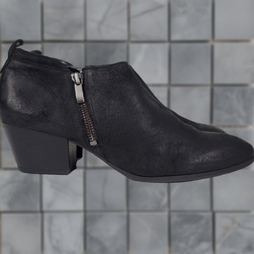 Franco Sarto Franco Sarto Granite Black Booties Women 9 M Block Heel Ankle Bootie Leather Rubber Zip Solid Black Fall Winter Spring Women Size US 9 / IT 39 - 1 Thumbnail