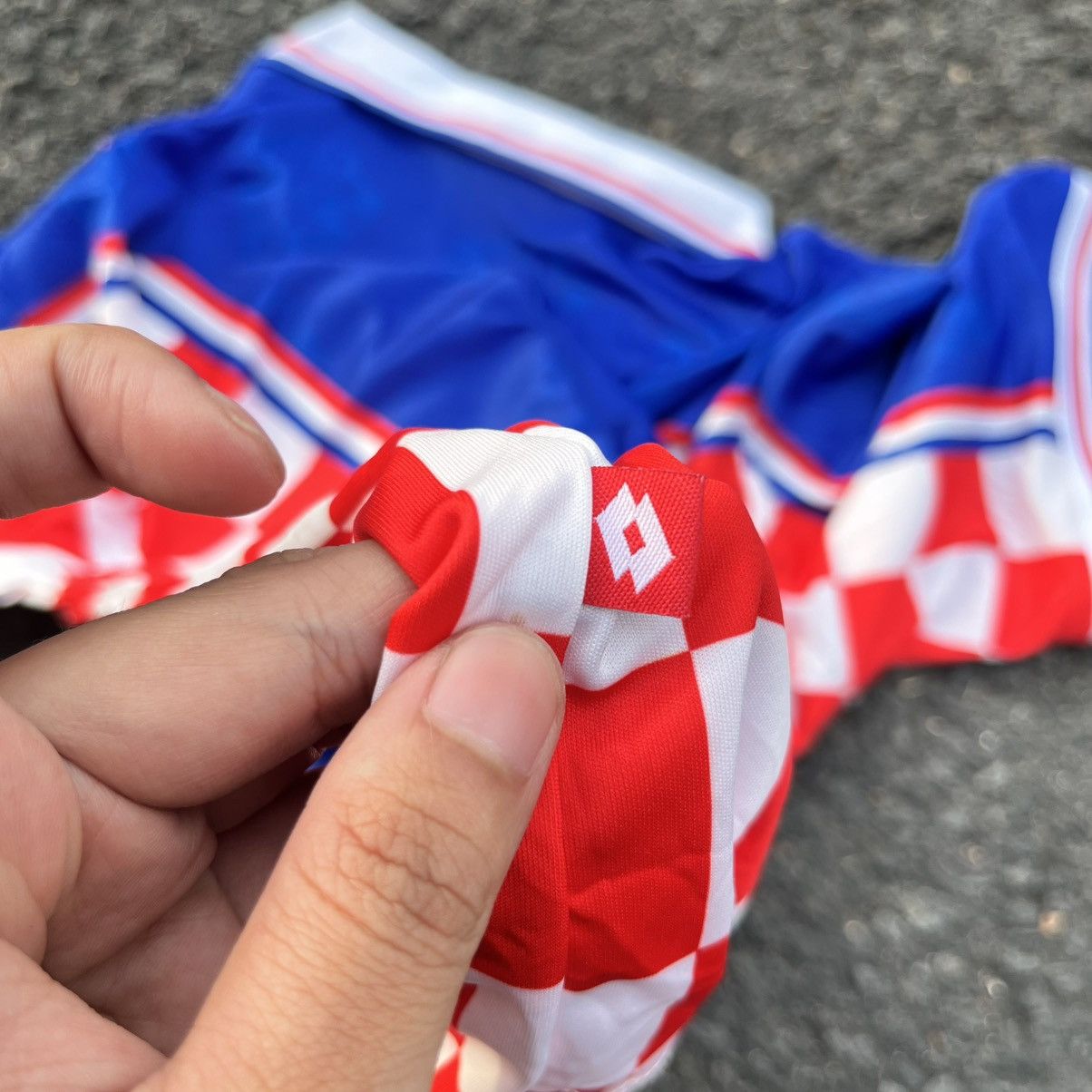 Lotto Sport Vintage Croatia 1998 Away Size US L / EU 52-54 / 3 - 4 Thumbnail