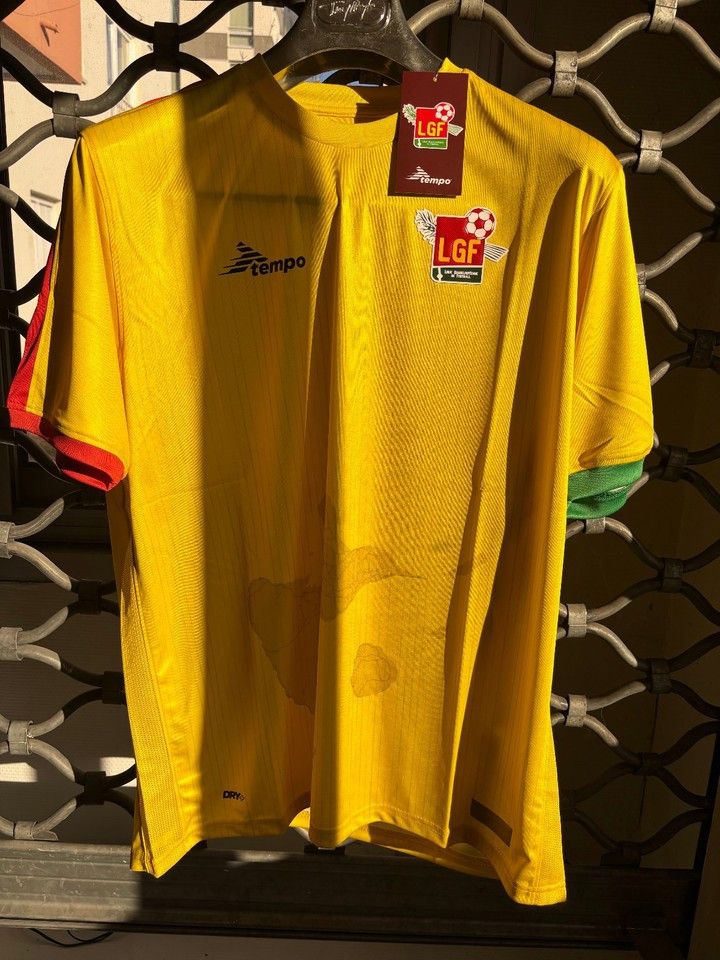 Other Vintage LGF Football Jersey – Yellow – XL – Tempo 2024/2025 Size US XL / EU 56 / 4 - 1 Thumbnail