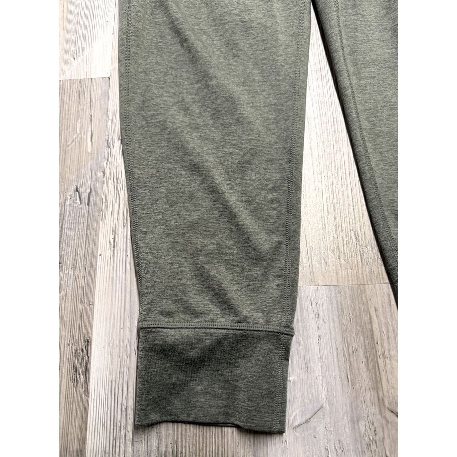 Vuori Vuori Sunday Performance Jogger Mens Medium Heather Gray Drawstring Pockets Knit Solid Athleisure Jogger Mens Size M Gray Size US 31 - 4 Thumbnail