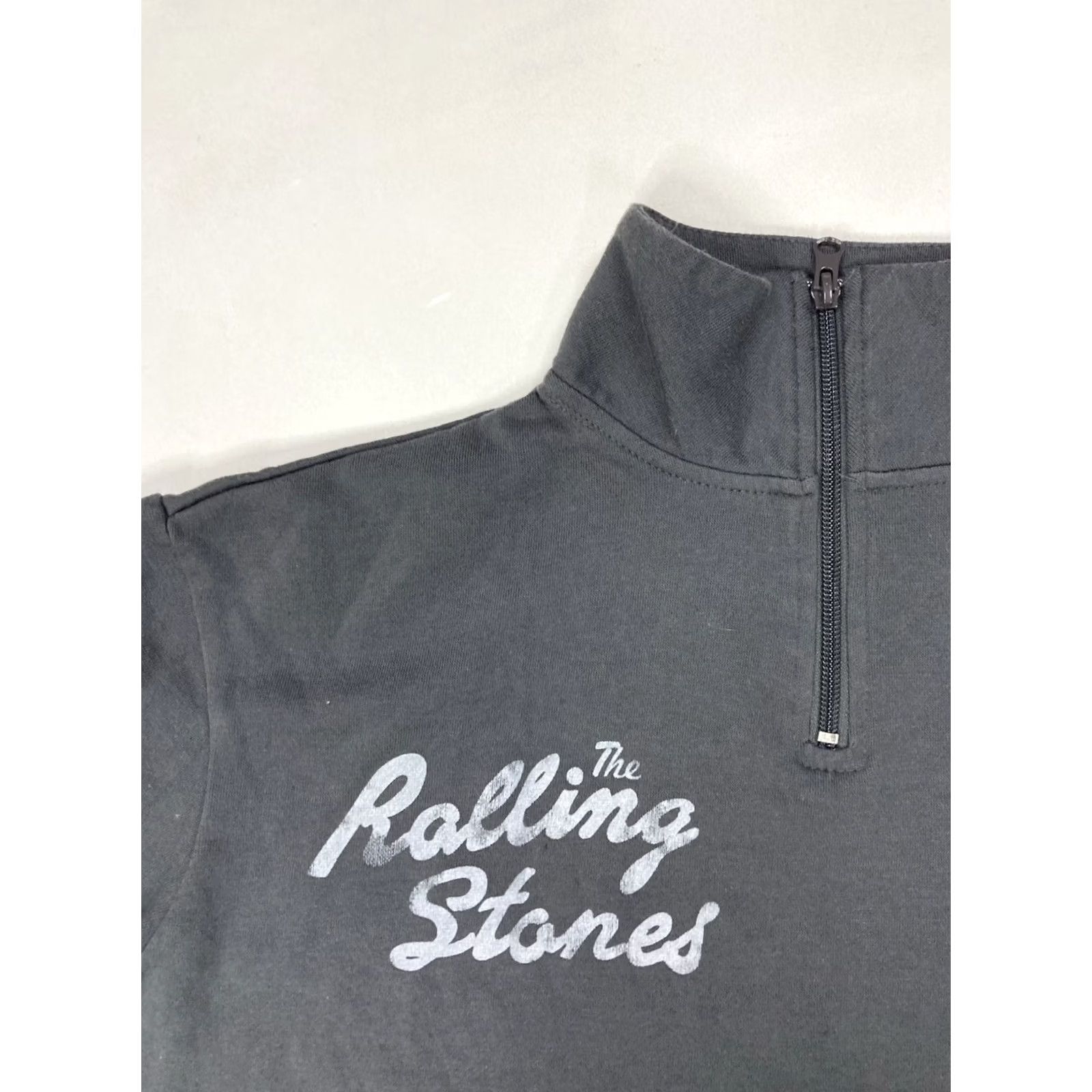 Vintage VINTAGE The Rolling Stones Sweatshirt Women Small Black Cotton Logo 1/4 Zip Lightweight Graphic Print Music Retro Band 4 Seasons Mens? Size S / US 4 / IT 40 - 3 Thumbnail