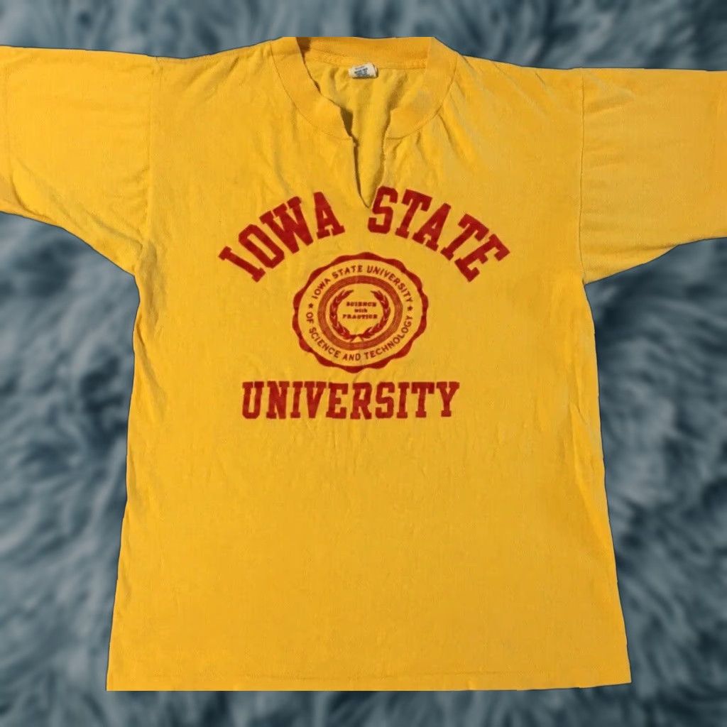 Vintage VINTAGE Iowa State Thrashed Faded Flock Shirt S Men Yellow 80s 90s College Sports Rock Music USA USA College Thrashed Track & Field PE Shirt Men Size US S / EU 44-46 / 1 - 1 Thumbnail