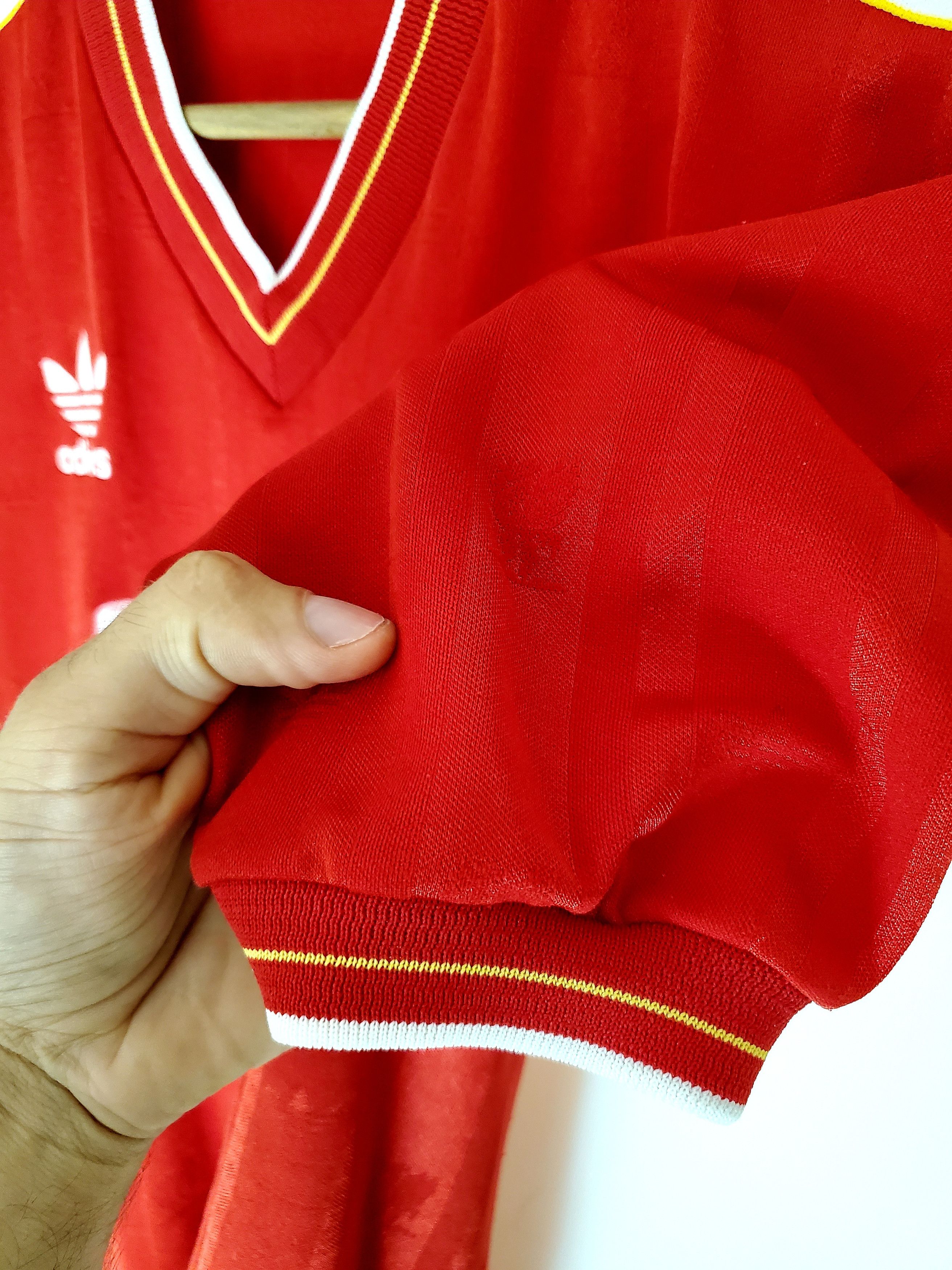 Adidas Authentic LIVERPOOL HOME 1985/1987 JERSEY M Size US M / EU 48-50 / 2 - 16 Thumbnail