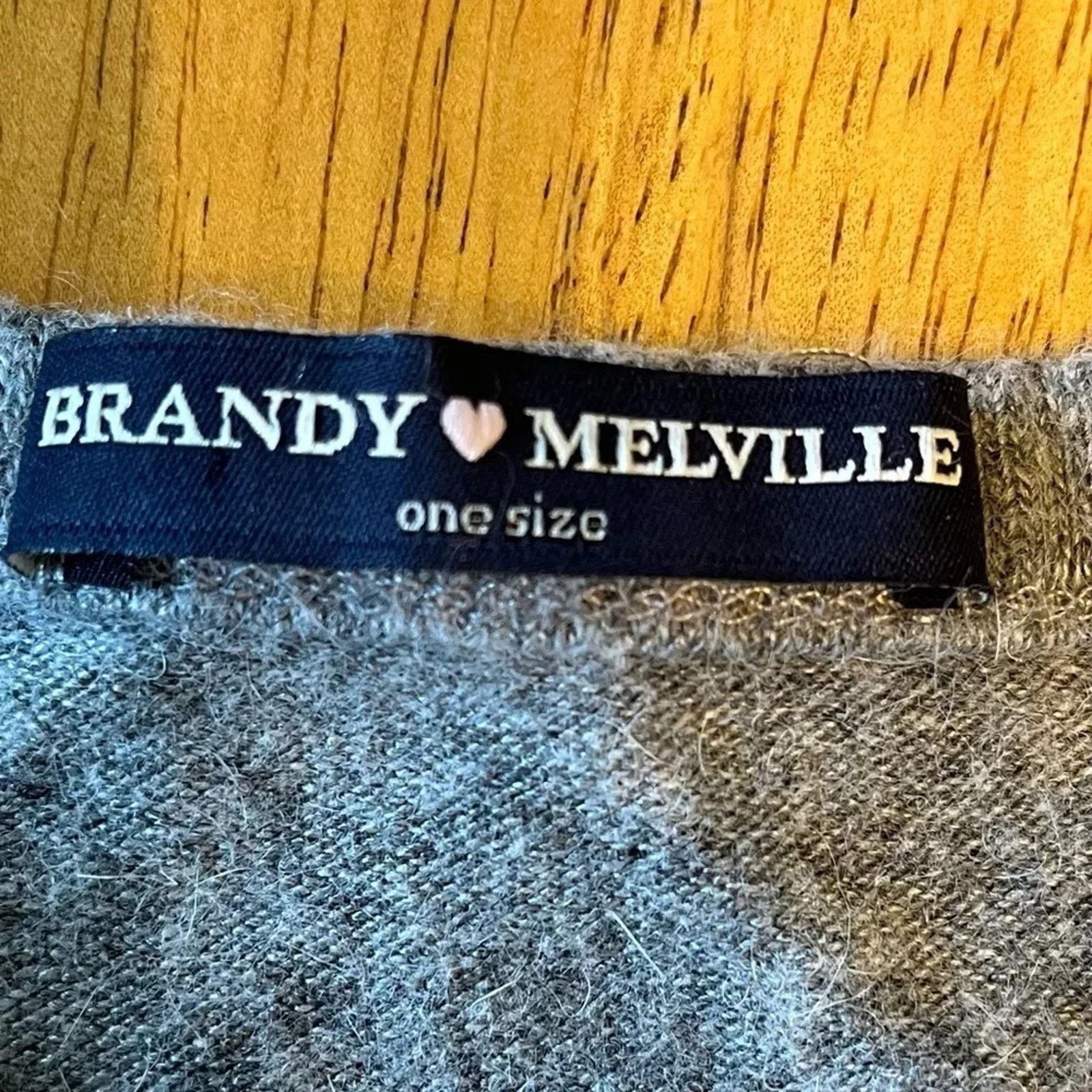 Brandy Melville Brandy Melville 60% wool blend sweater, one size Size ONE SIZE - 2 Thumbnail