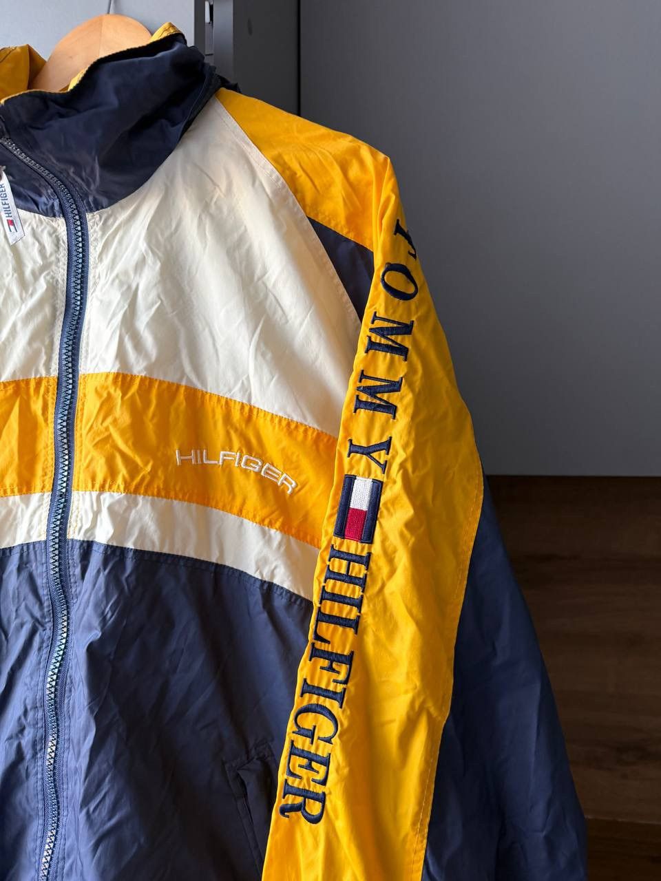 Tommy Hilfiger Vintage Tommy Hilfiger Spellout jacket Size US M / EU 48-50 / 2 - 7 Thumbnail