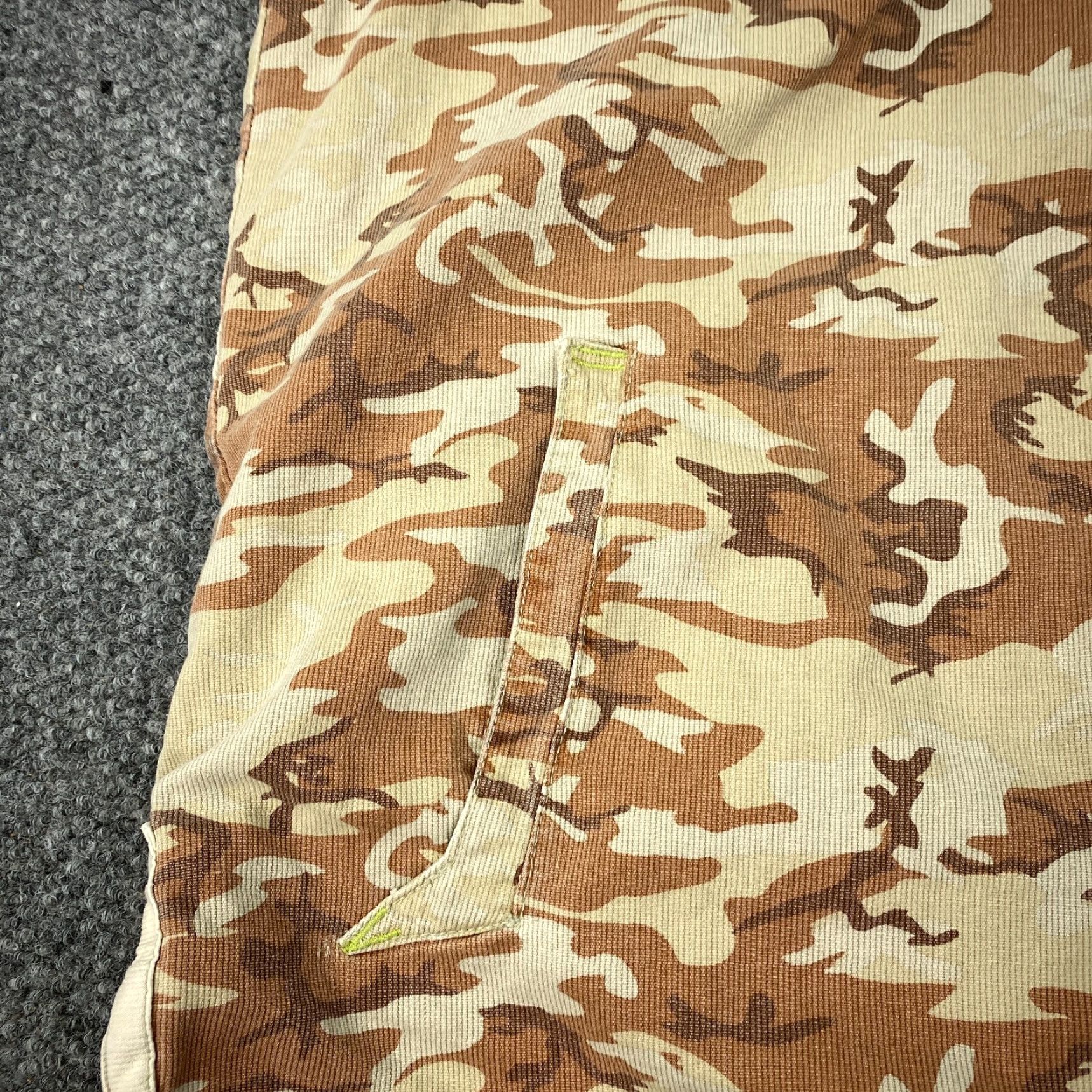 Vintage VINTAGE Big Daddy Vest Camouflage Military Jacket Style, Reversible, Embroidered, 2XL, Beige, Men's Vest Size US XXL / EU 58 / 5 - 4 Thumbnail