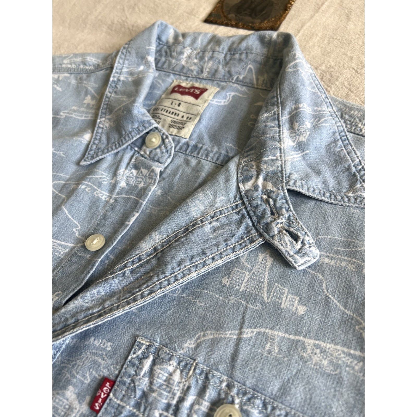 Levi's Levi's Deck Shirt L Chambray US Navy San Francisco Souvenir Print 2014 Rare Blue Deck Shirt Mens L Chambray Blue 2010s SF Souvenir Navy Levi's Size US L / EU 52-54 / 3 - 4 Thumbnail
