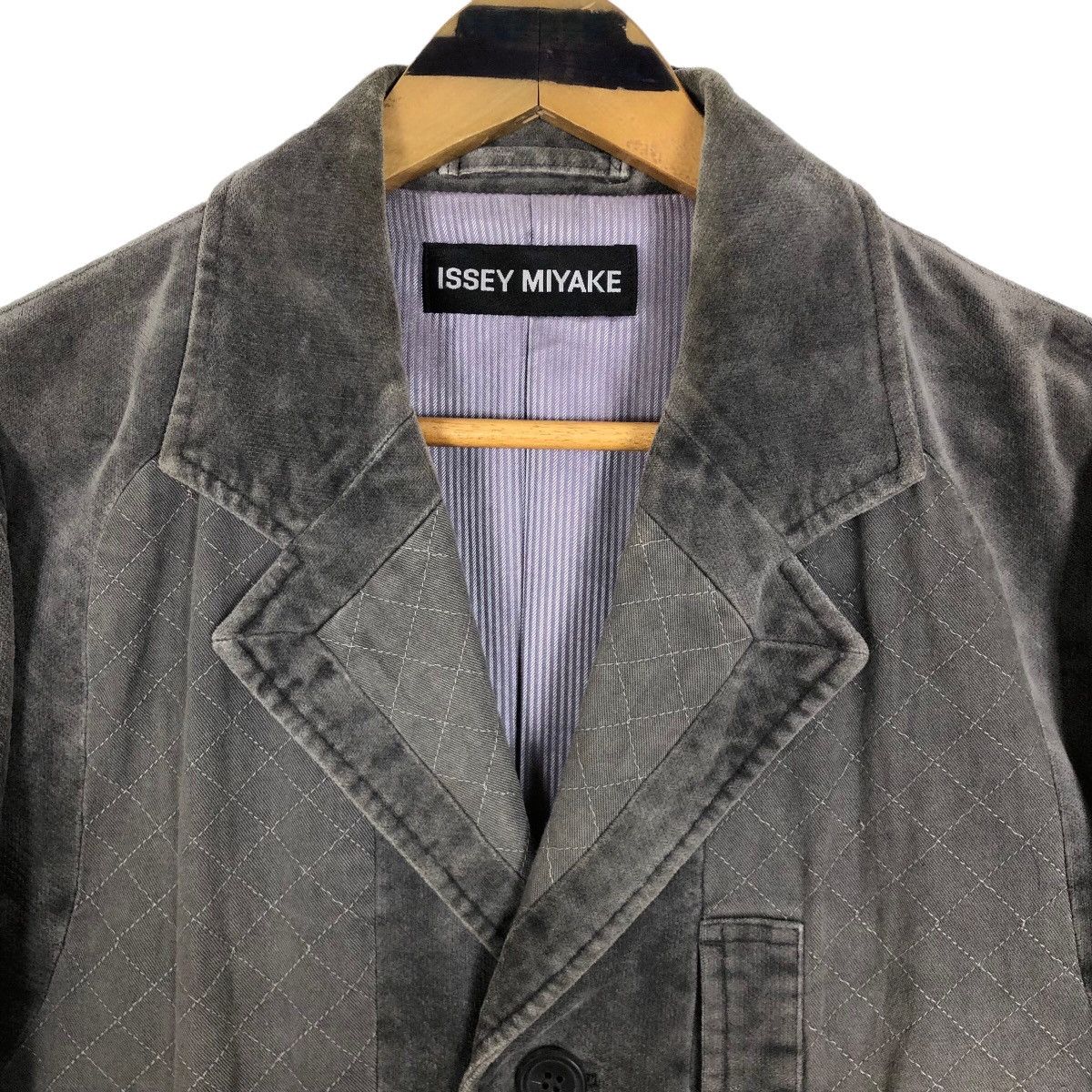 Issey Miyake Vintage Issey Miyake 2007 A/W Patchwork Velvet Jacket Size US M / EU 48-50 / 2 - 6 Thumbnail