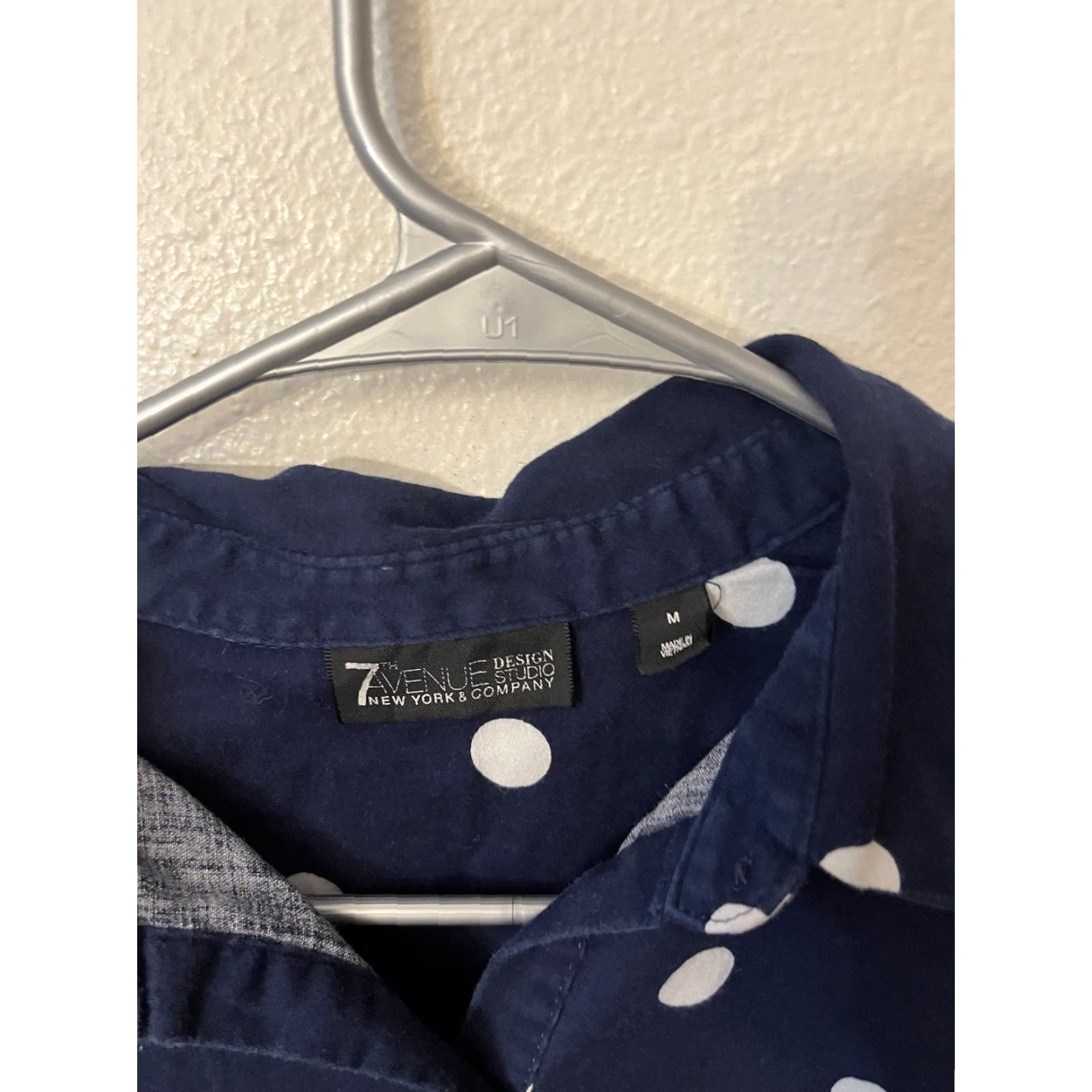 Avenue 7th Avenue Design Studio New York & Company Women Navy Blue Polka Dot Long Sleeve Button-Down Shirt M Size M / US 6-8 / IT 42-44 - 2 Thumbnail