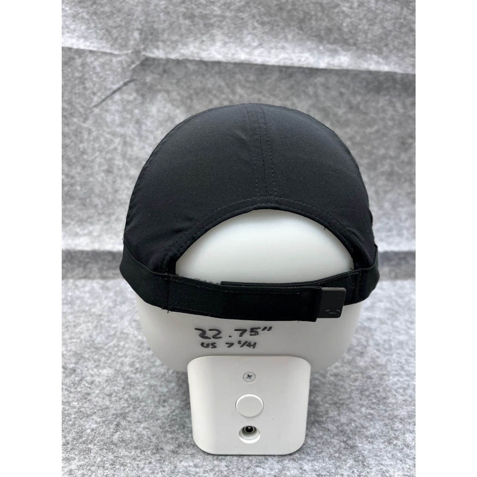 Under Armour VINTAGE Under Armour Hat Cap Strap Back Womens One Size Black Polyester Blend Stretch Size ONE SIZE - 6 Thumbnail