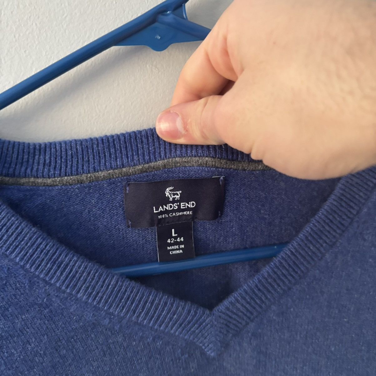 Lands' End Lands End 100% Cashmere Blue V Neck Sweater Size US L / EU 52-54 / 3 - 2 Thumbnail