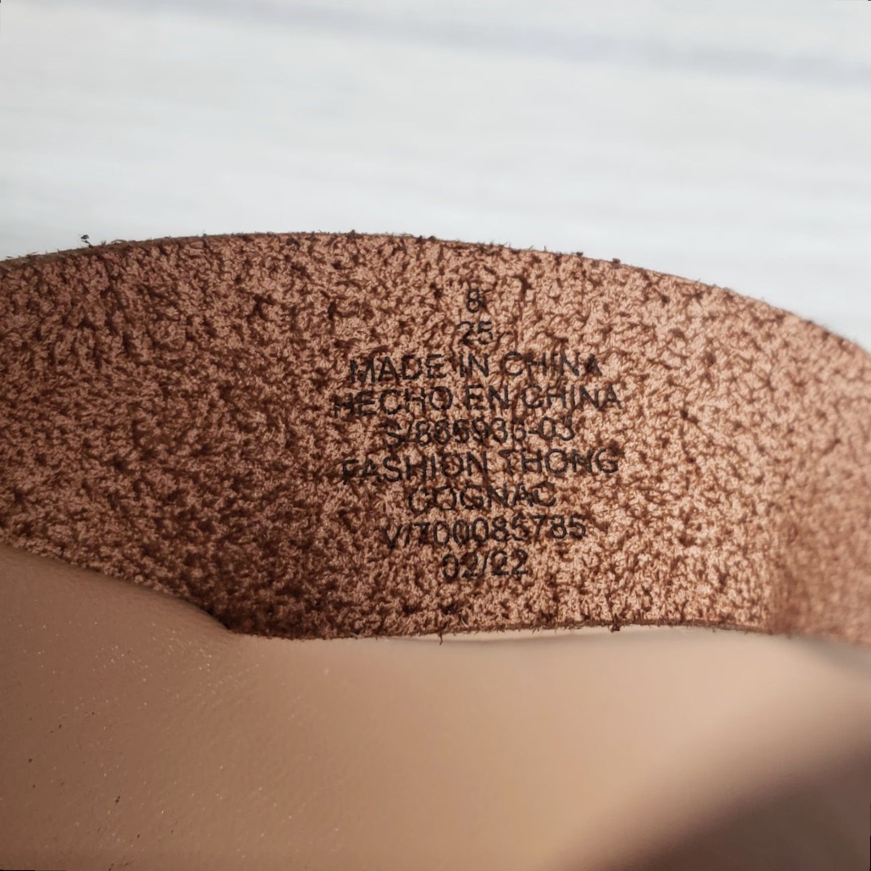 Old Navy Old Navy Sandal Women 7 Brown Faux Leather Slip-On Thong Flat Casual Women Size US 7 / IT 37 - 7 Thumbnail