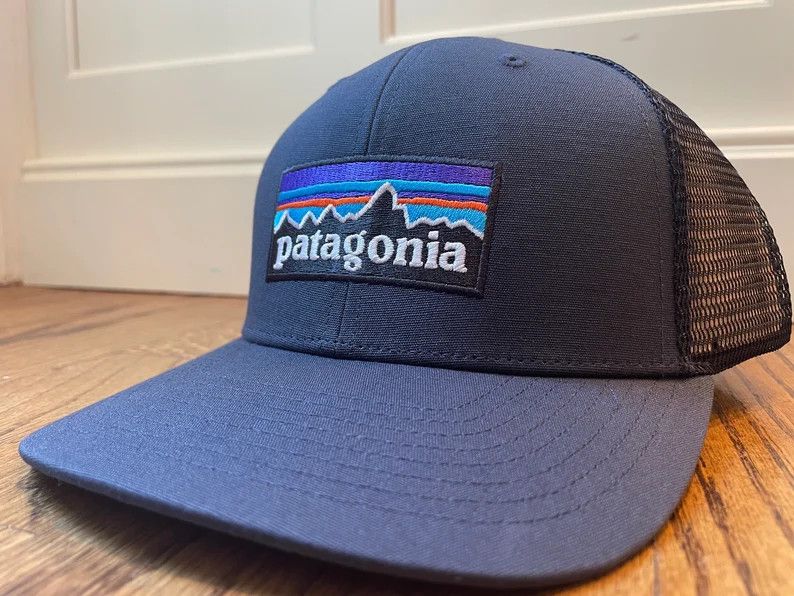 Patagonia Patagonia Men's P-6 Logo Trucker Hat navy Unisex classic NEW Size ONE SIZE - 3 Thumbnail