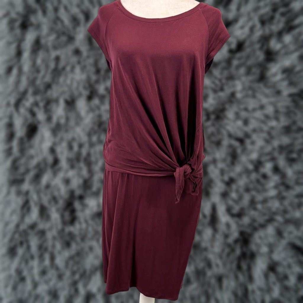 white christmas dresses Garnet Floral Midi Dress main image 0