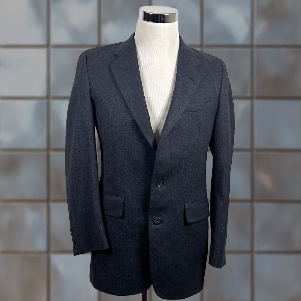 Jos. A. Bank VINTAGE Jos A Bank 38R Sport Coat Wool Dark Gray Herringbone Two Button Mens Jacket- Coat (Regular) Size US XS / EU 42 / 0 - 1 Thumbnail