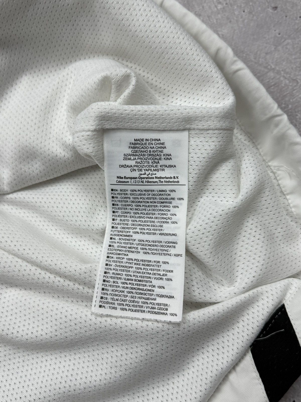 Nike × Vintage Vintage Nike Juventus Blockcore Nylon Track Jacket Size US M / EU 48-50 / 2 - 11 Thumbnail